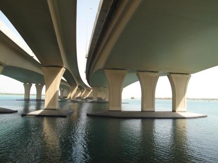  Fot. 43 Most w ciągu autostrady Kalifa Zayeda, wiodący na wyspę Yas (obiekt nr 19)