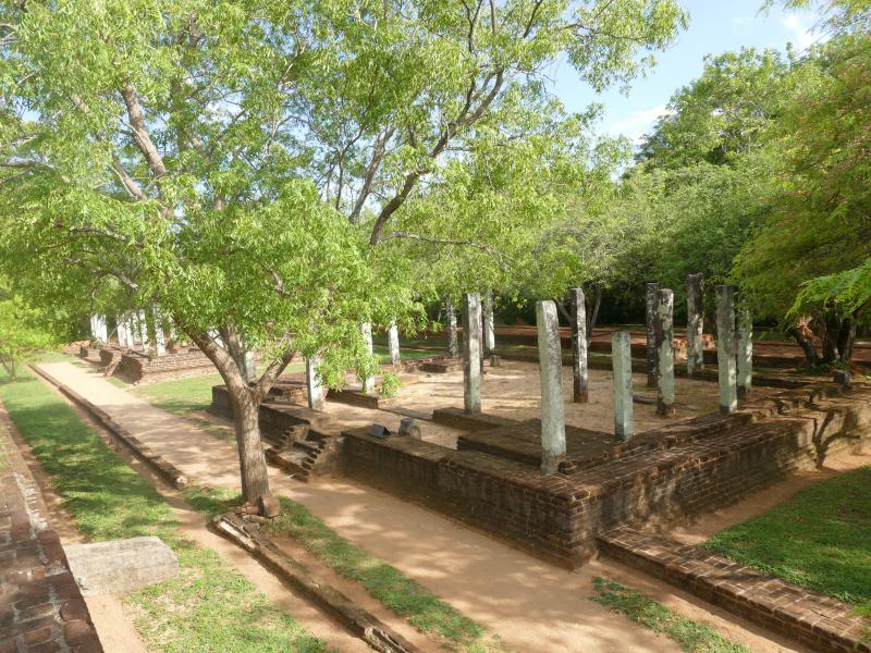 Polonnaruwa – druga historyczna stolica Sri Lanki. Ruiny miasta