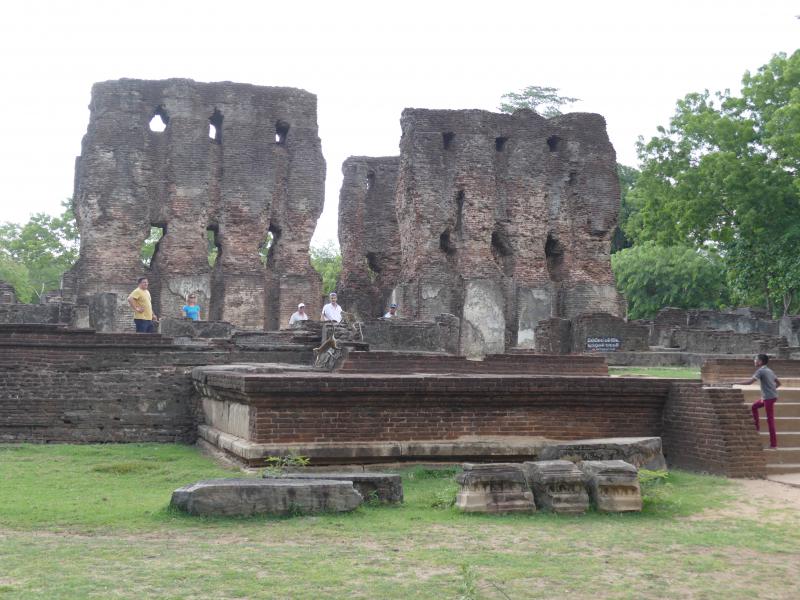 Polonnaruwa. Cytadela. Pozostałości pałacu króla Parakramabahu I