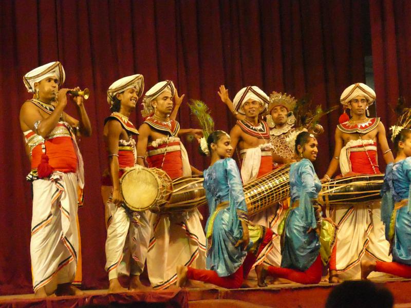 Lankijski folklor na scenie. Spektakl „Cuda Azji”