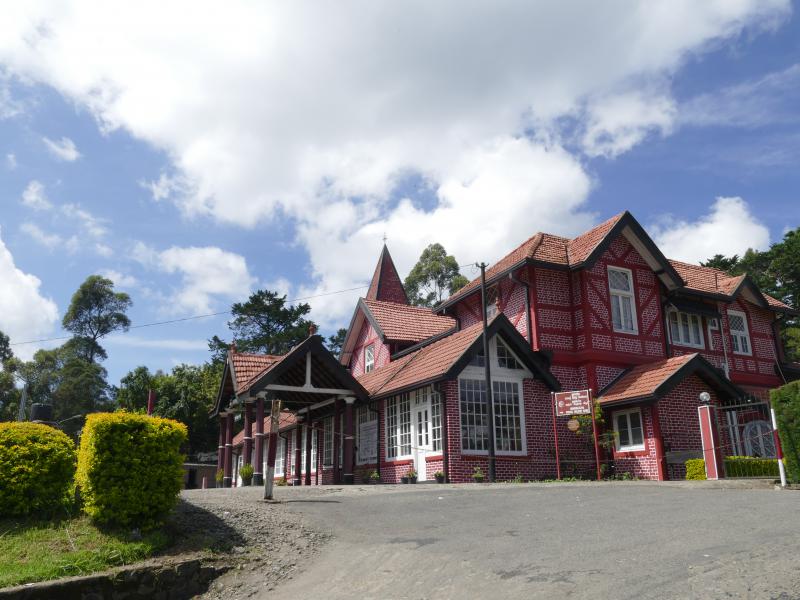 Nuwara Eliya - stolica górskiej Krainy Herbaty. Pokolonialny budynek poczty