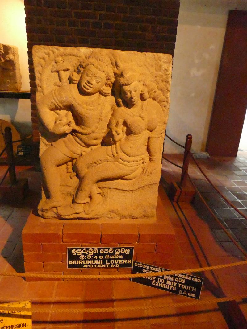 Kochankowie – jedna z najstarszych kamiennych rzeżb na Sri Lance.  Skalny klasztor Isurumunija