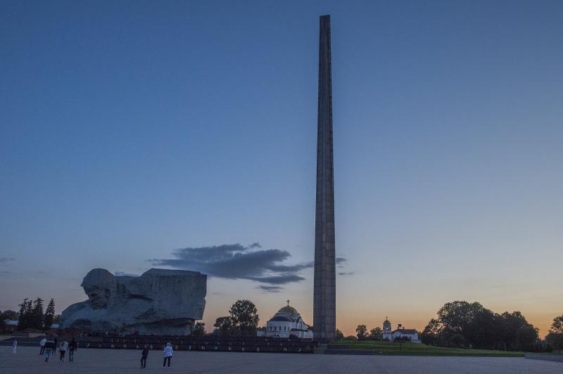 Brześć twierdza pomnik obelisk