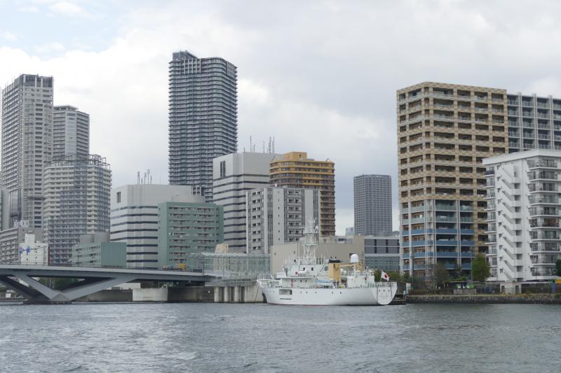 Sumida i nowoczesna zabudowa centrum Tokio