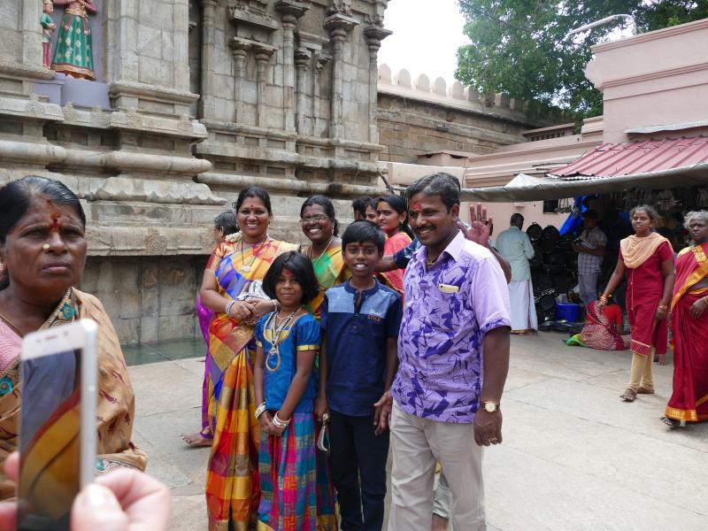Rodzina hinduska w świątyni