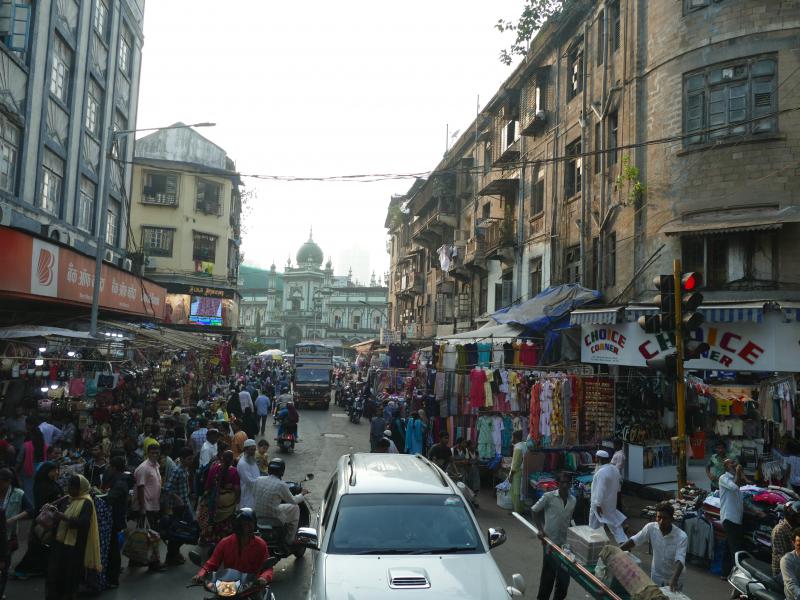 Uliczny bazar w dzielnicy Fort
