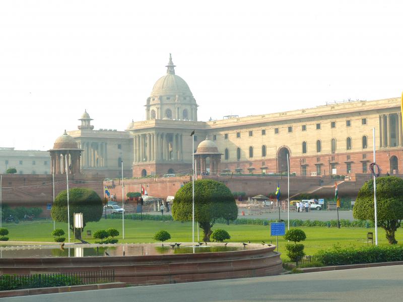 Promenada Rajpath w New Delhi. Obiekty rządowe – budynek Sekretariatu
