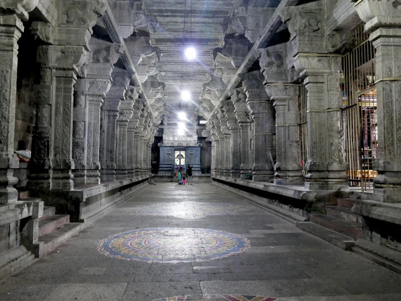 Świątynia  Ekambarananathar.  Sala Tysiąca Kolumn