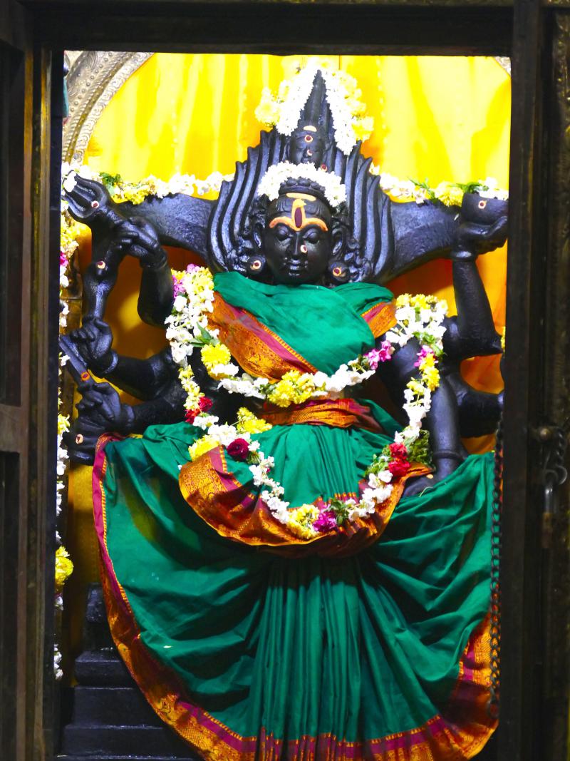 Bogini Kamakshi – upostaciowanie Parwati