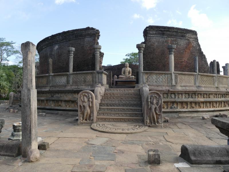 Polonnaruwa. Święty Kwadrat. Okrągła buddyjska świątynia Vatadage