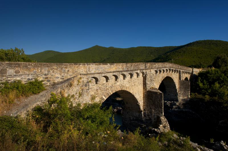Korsyka most kamienny