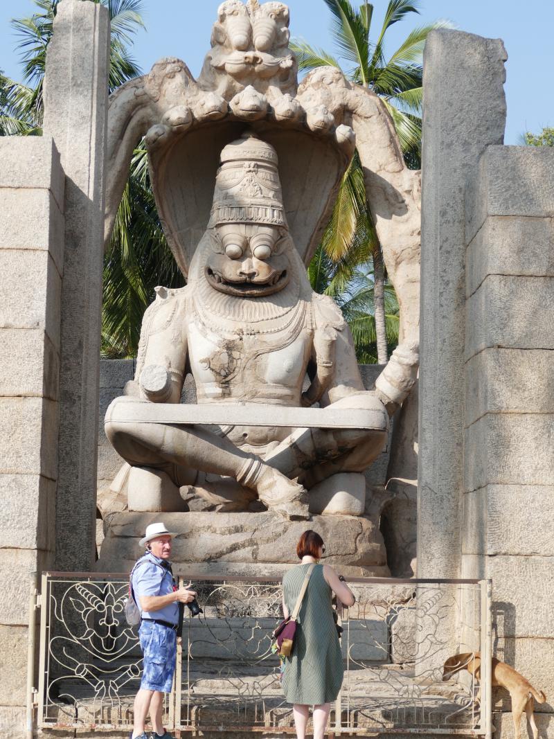 Posąg Wisznu Narasimha – bóg w postaci człowiekolwa