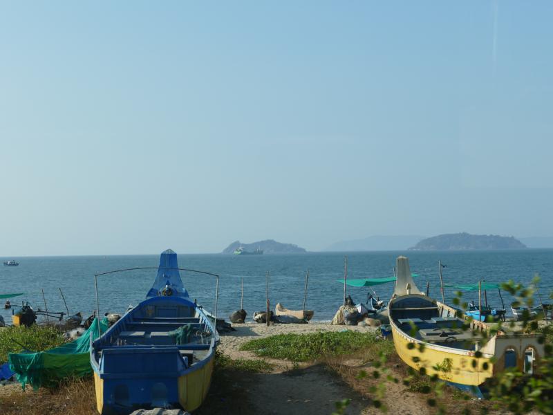 Region Goa. Wybrzeże Morza Arabskiego. Tradycyjne łodzie rybackie